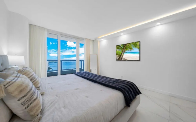 Serene and Modern Apartment Centrally Located