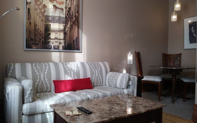 Vieux-Old Farnham Appart Condotel1