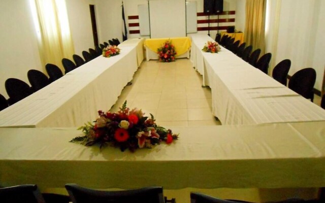 Maracas Inn