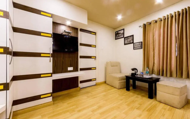 Fabhotel Sholas Residency I