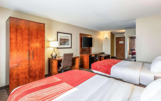 Comfort Suites Escanaba West