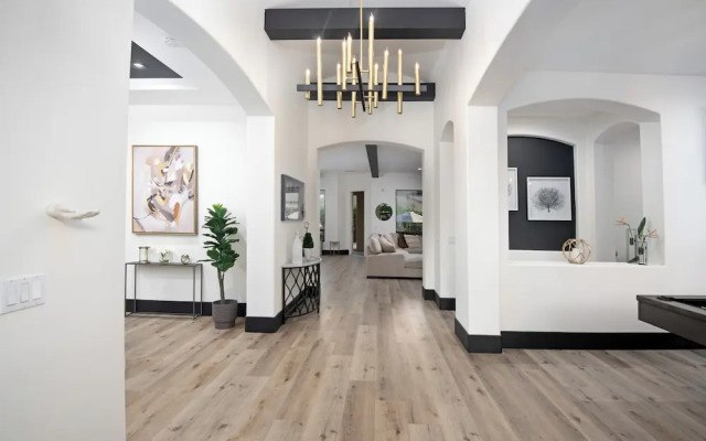 5BR Resort Style Entertainer with Pool, Spa, BBQ