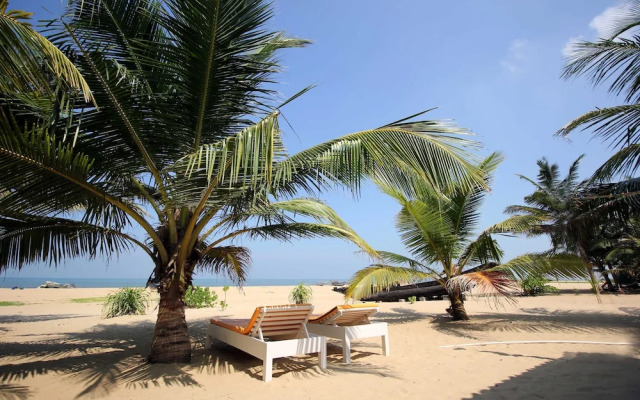 Lankahuts Beach Bungalows