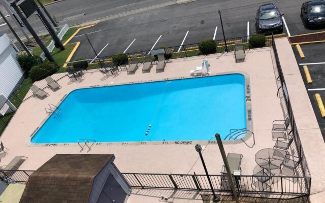 Super 8 By Wyndham Nashville Downtown