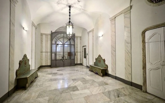 Reggia San Lorenzo Di Fronte Alla Cattedrale