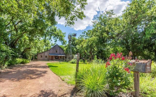 Ada's Peach Street Hideaway - Whole House