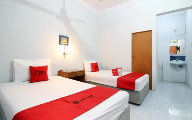RedDoorz Syariah @ Jalan Menteri Supeno