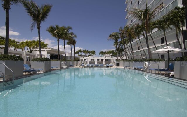 Sapphire Suite Beachfront, Gym + Pool!