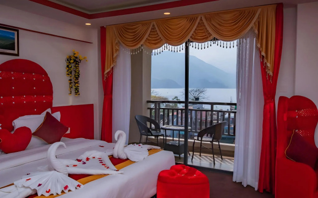 Hotel Pokhara Village & SPA