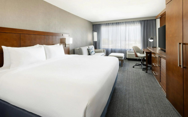 Courtyard by Marriott Los Angeles Woodland Hills
