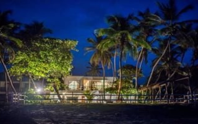 Aaki Hotel
