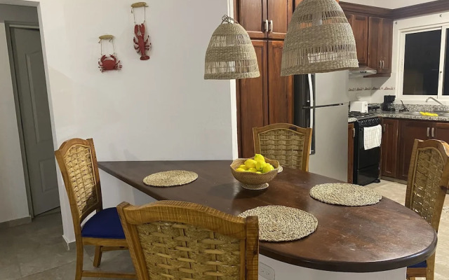 Bahia Azul Beach & Pool Apartment