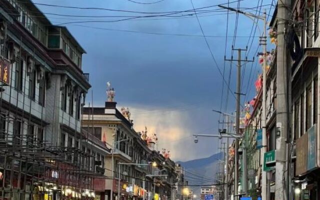 Shigatse Tangka Hotel