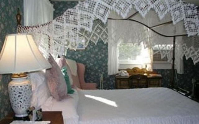 Tidewater Inn