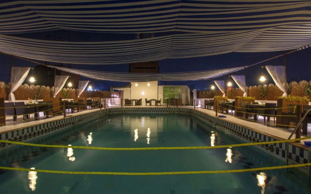 Popular Hotel