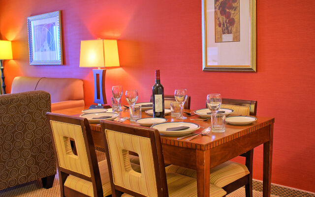 Holiday Inn Hotel & Suites Osoyoos by IHG