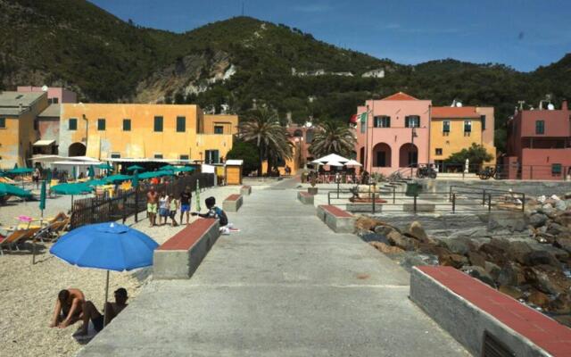 Varigotti casa a 50 metri dalla spiaggia!!!!