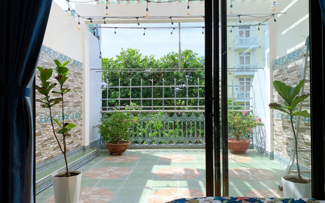 Xoai Xanh Hostel & Villa