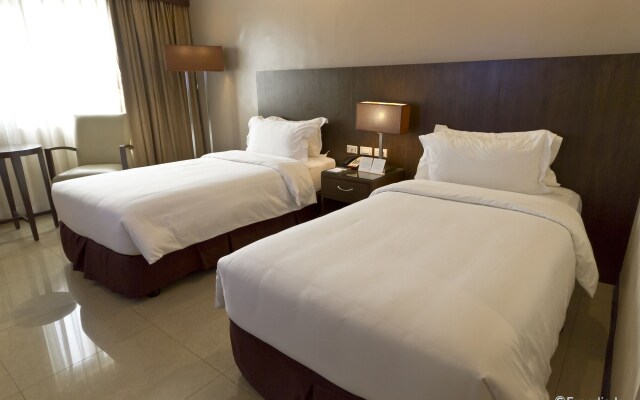 Mandarin Plaza Hotel