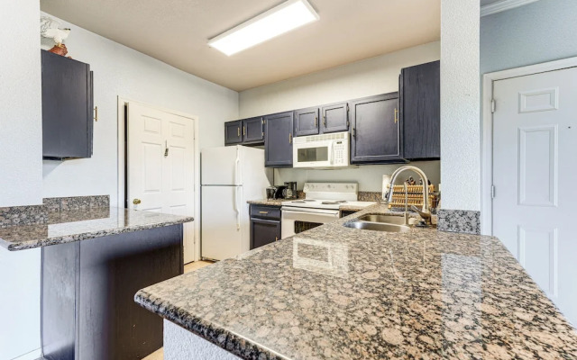 Walk to Papago Park: Condo in Phoenix