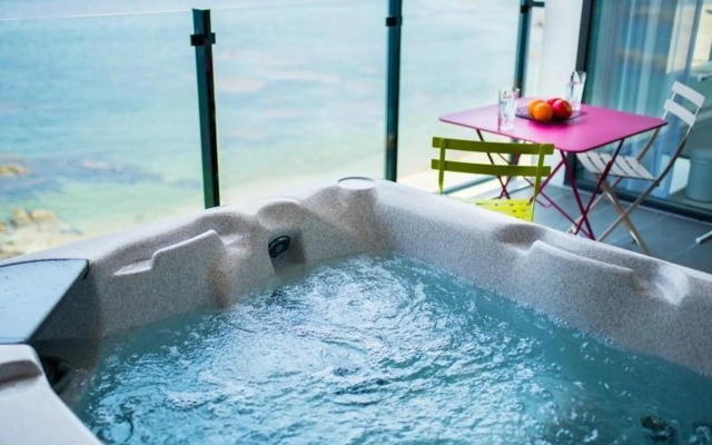 Pohang Mersong Pool And Spa