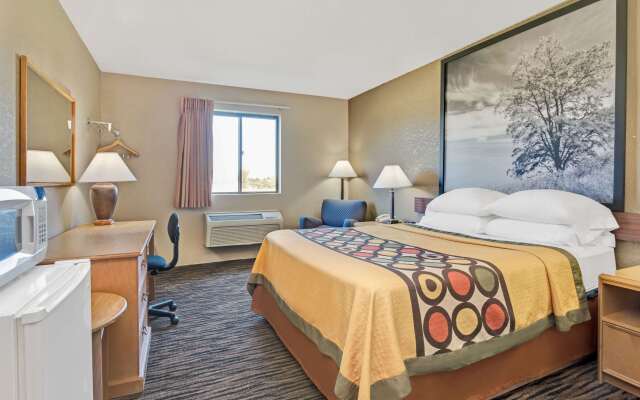Super 8 by Wyndham Spokane/West