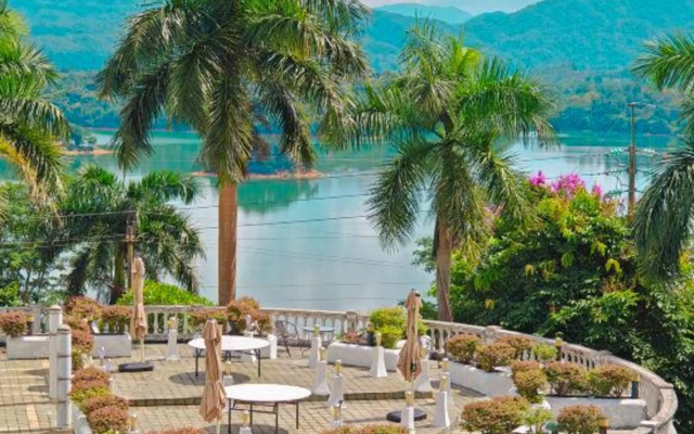 Huguang Holiday Hotel