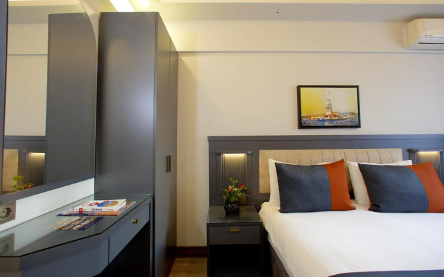 Eyfel Hotel