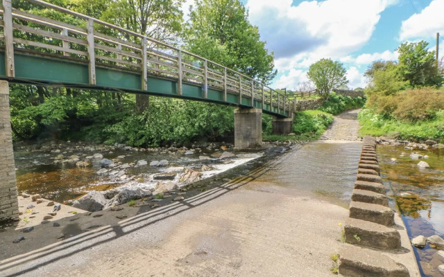 2 Holme Pool