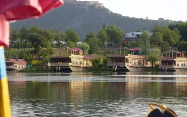 Sher I Kashmir houseboats