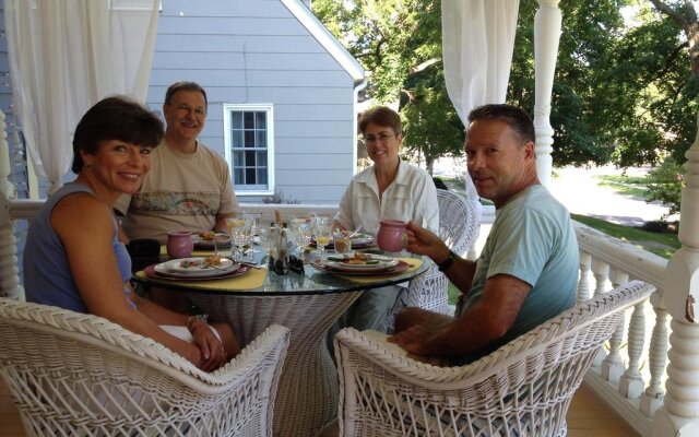 Historic Hutchinson House B&B