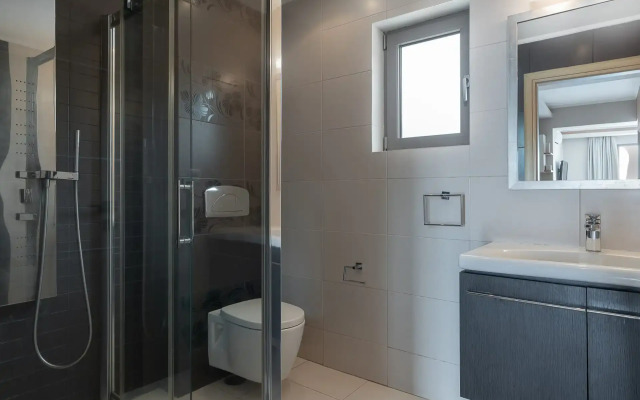 Kymothoe Elite Suites