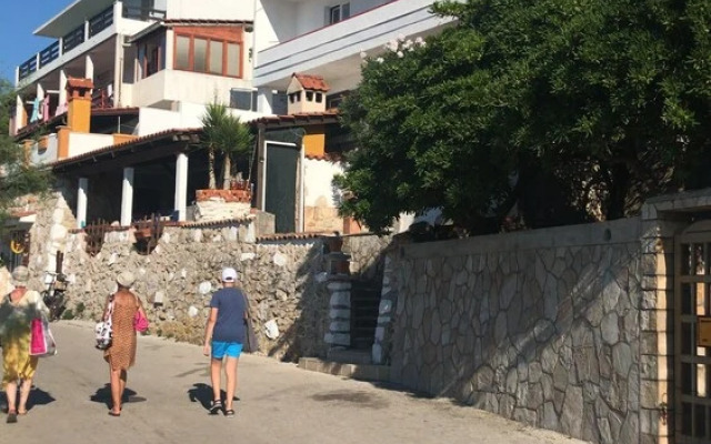 Apartments Peronja Jelsa Seafront