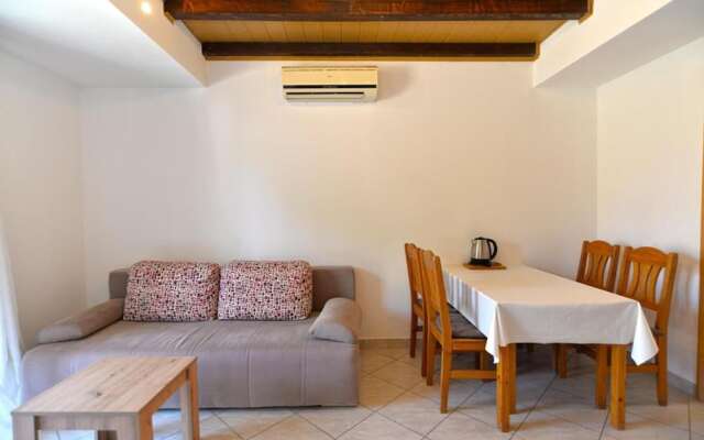 Apartments Maro