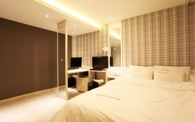 Shine Hotel
