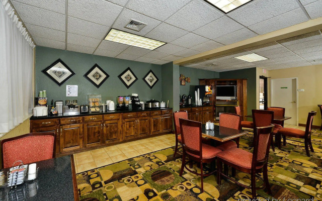 Quality Inn Knoxville