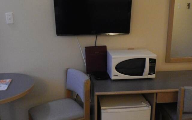 Fernie Slopeside Lodge