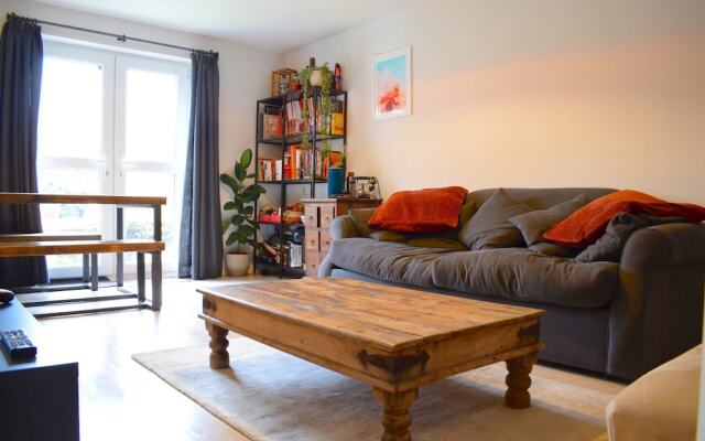 1 Bedroom Flat in East London Sleeps 4