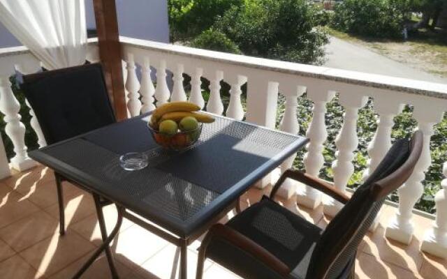 Apartments Dejana Štinjan