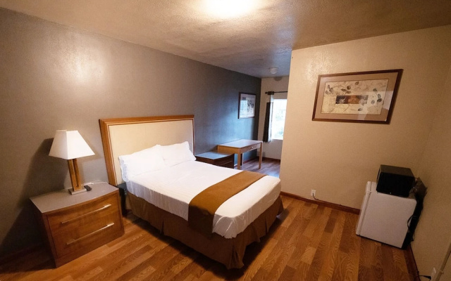 Stockton Travelers Motel - фото 2