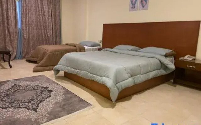 Verssailles Pyramids Hotel