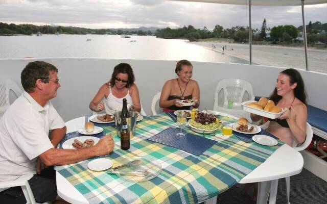 Boyds Bay Houseboat Holidays