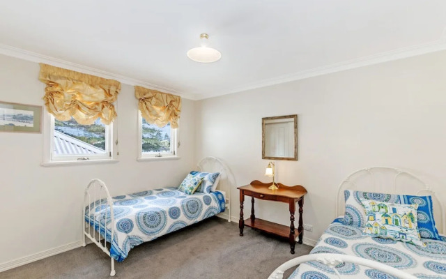 River Charm Apartment