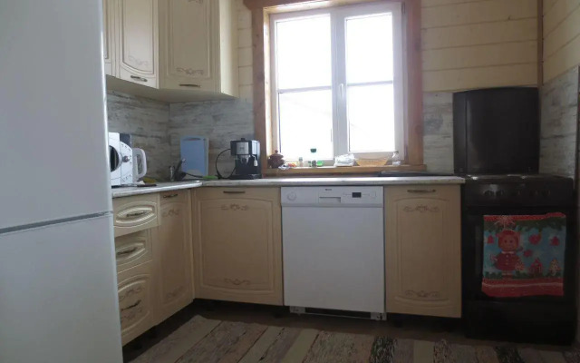 Дом Ялоранта на улице Прибрежная 34