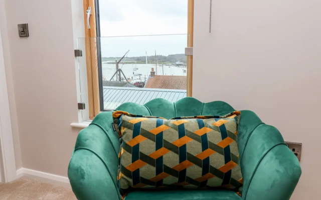 Woodbridge Penthouse