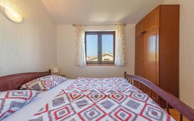 Amazing Apartment in Nin With 2 Bedrooms and Wifi
