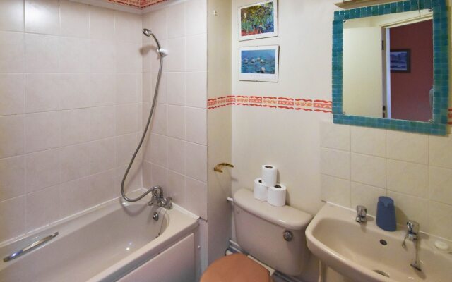 Large 3 Bed Sleep 6 Central MK