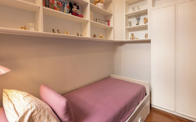 Rental in Rome Gregoriana Apartment