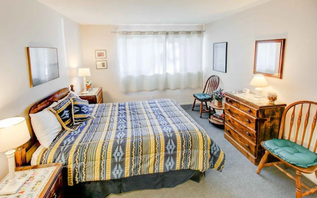 Mountain Shadows B08 - One Bedroom Condo