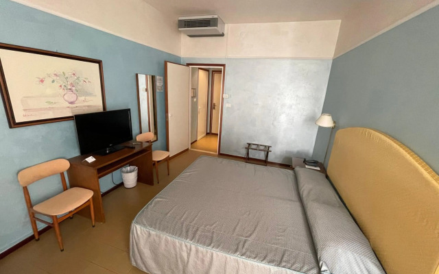 Hotel Universo